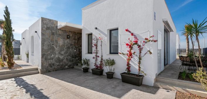Image No.2-3 Bed Villa for sale
