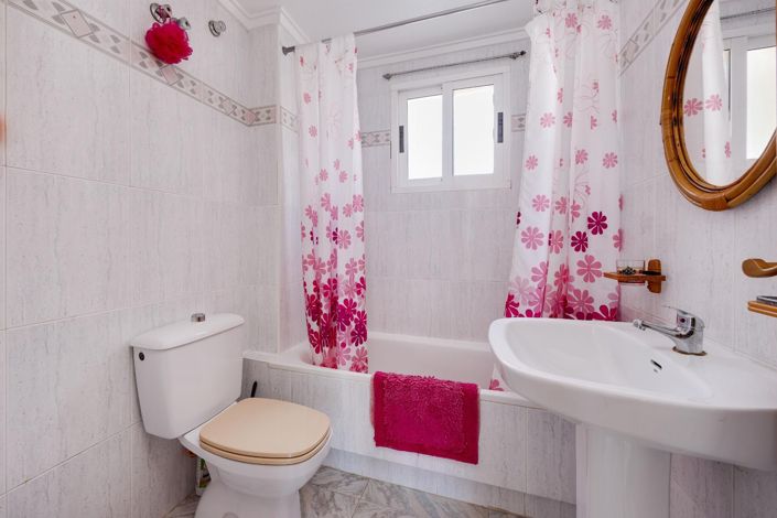 Image No.19-2 Bed Apartment for sale