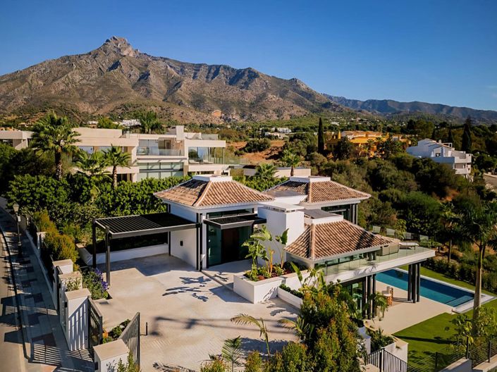 Image No.2-4 Bed Villa for sale