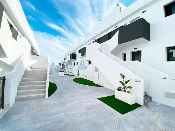 Image No.15-2 Bed House for sale