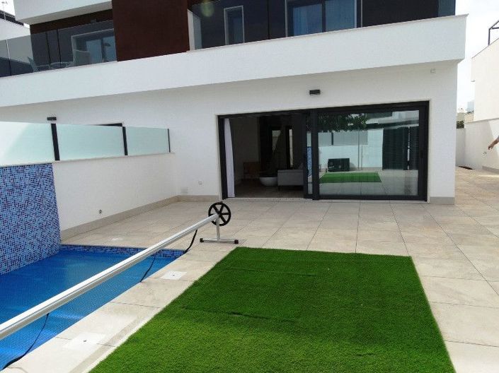 Image No.32-3 Bed Villa for sale