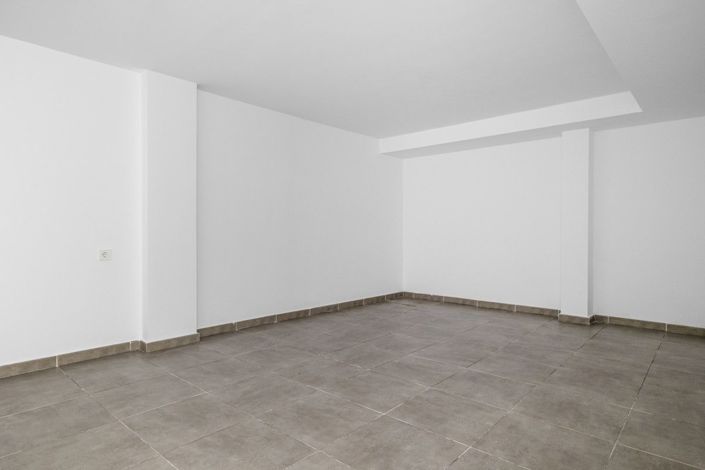 Image No.23-2 Bed House for sale