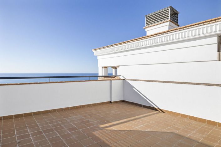 Image No.25-2 Bed House for sale
