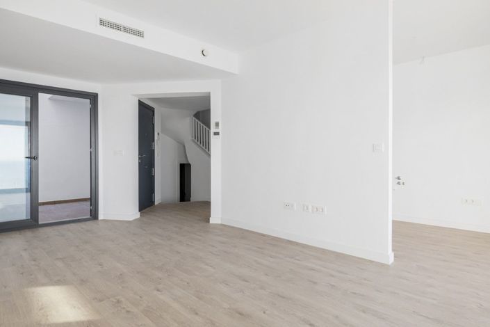 Image No.6-2 Bed House for sale