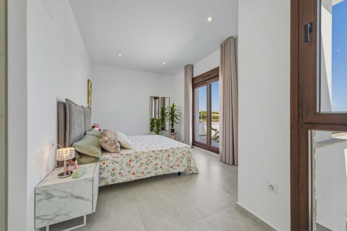 Image No.23-4 Bed Villa for sale