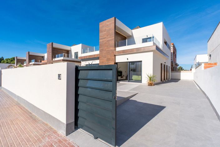 Image No.2-3 Bed Villa for sale