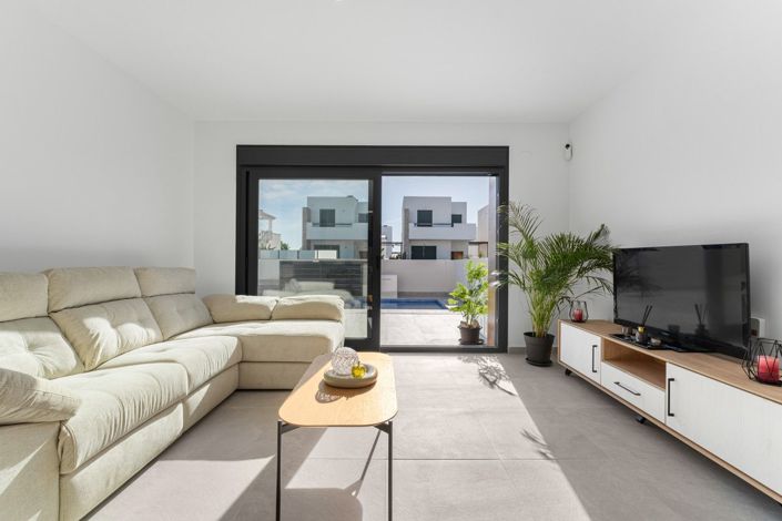 Image No.3-3 Bed Villa for sale