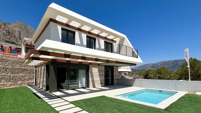 Image No.35-3 Bed Villa for sale