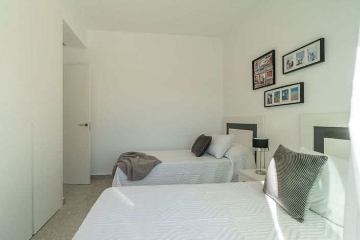 Image No.20-3 Bed Apartment for sale