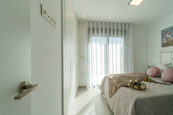 Image No.21-3 Bed Apartment for sale