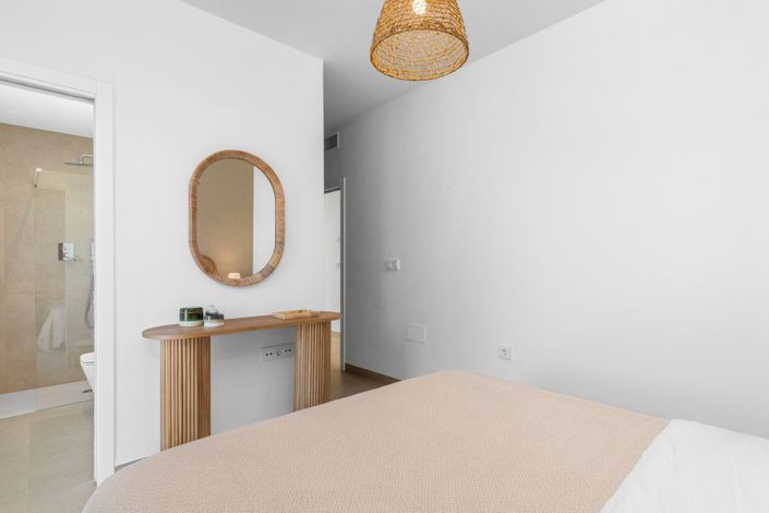Image No.21-2 Bed Apartment for sale