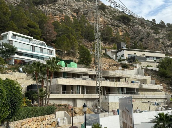 Image No.33-5 Bed Villa for sale