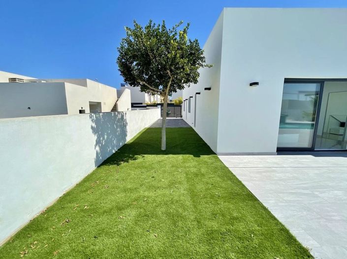 Image No.14-3 Bed Villa for sale