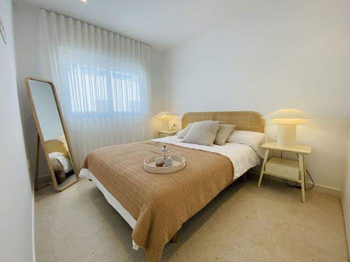 Image No.24-3 Bed Apartment for sale