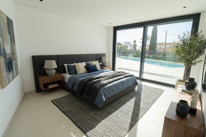 Image No.10-6 Bed Villa for sale
