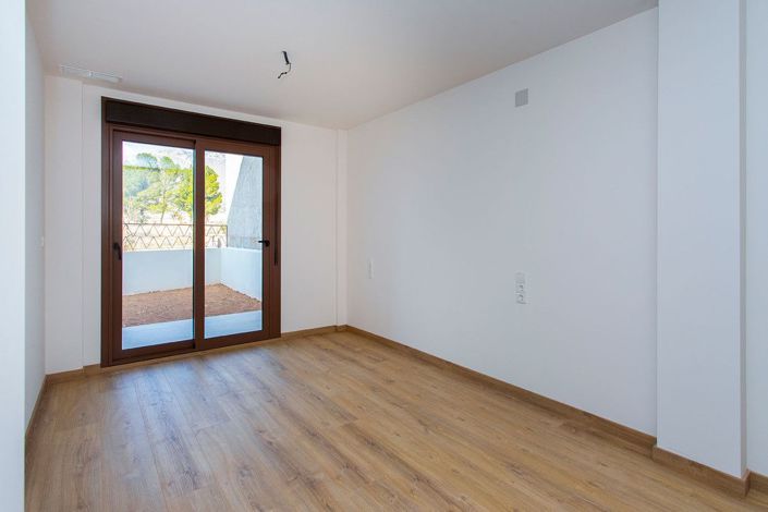 Image No.15-3 Bed Apartment for sale