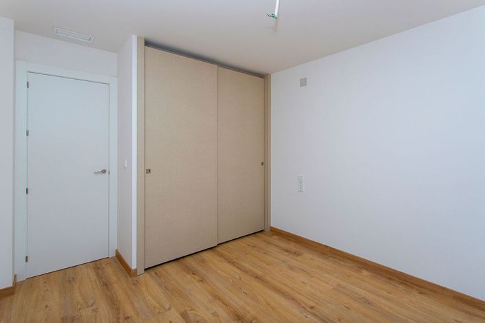 Image No.17-3 Bed Apartment for sale