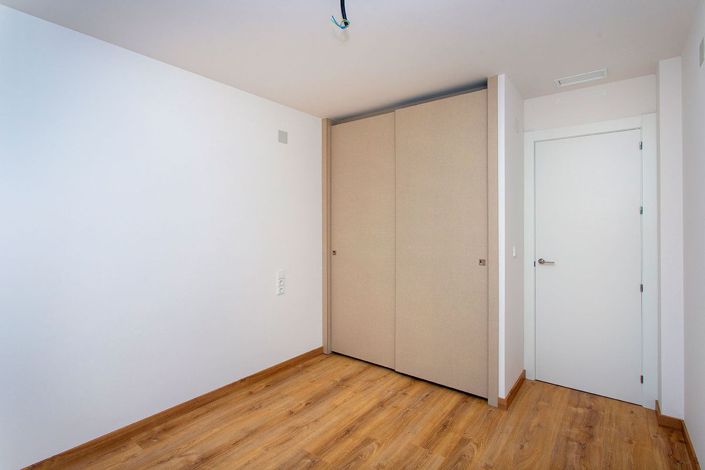 Image No.19-3 Bed Apartment for sale