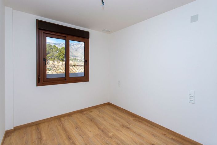 Image No.20-3 Bed Apartment for sale
