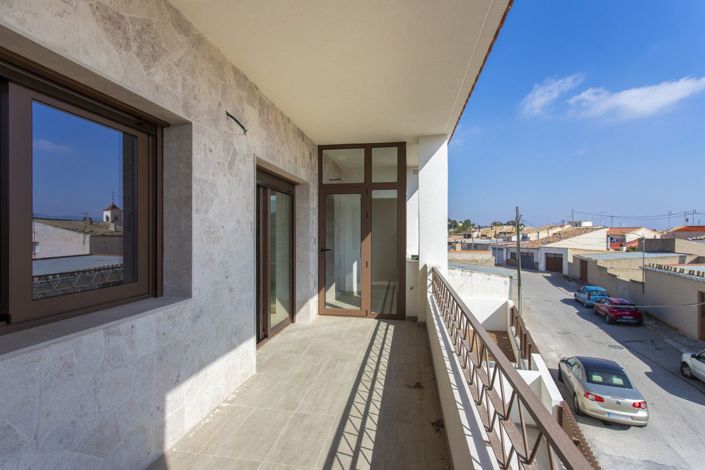 Image No.39-3 Bed Apartment for sale