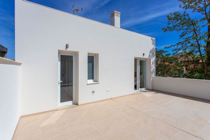 Image No.21-3 Bed Villa for sale