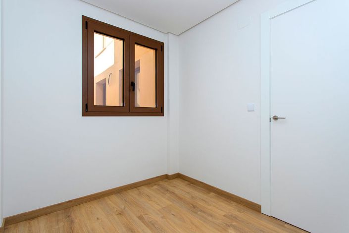 Image No.23-3 Bed Apartment for sale