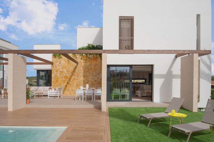 Image No.2-4 Bed Villa for sale