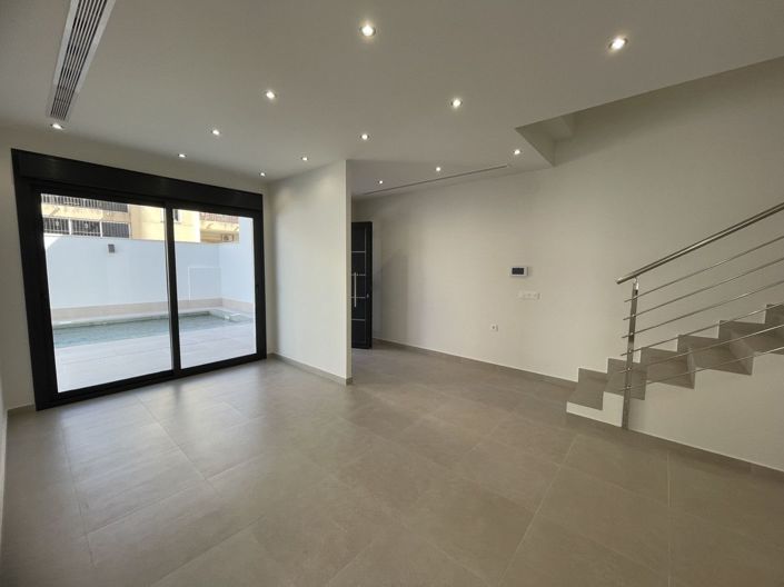 Image No.11-3 Bed Villa for sale