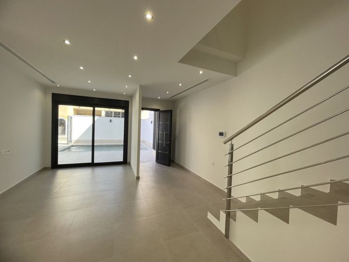 Image No.18-3 Bed Villa for sale