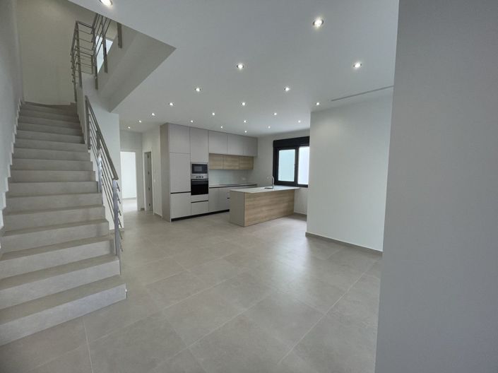Image No.3-3 Bed Villa for sale