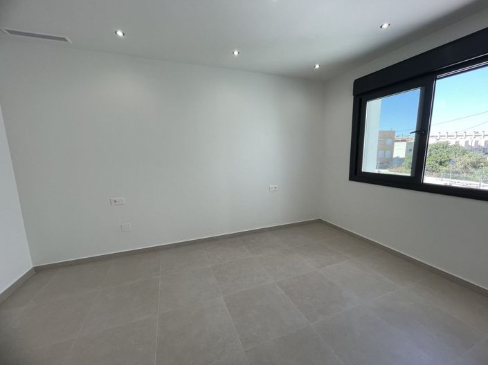 Image No.35-3 Bed Villa for sale