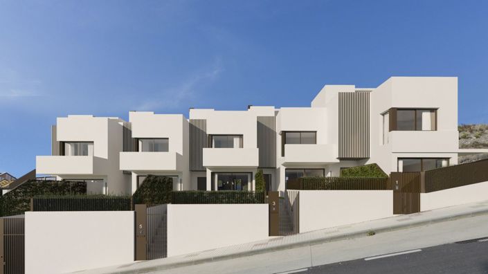 Image No.9-4 Bed House for sale