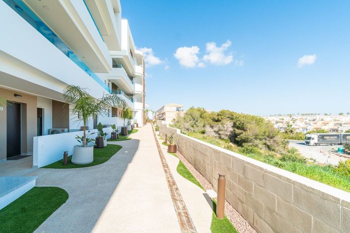 Image No.2-4 Bed Apartment for sale
