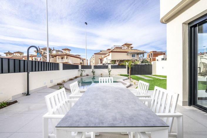 Image No.32-3 Bed Villa for sale