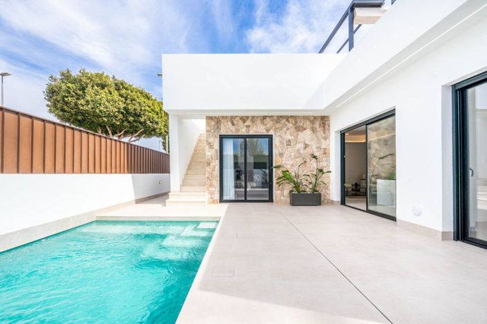 Image No.2-3 Bed Villa for sale