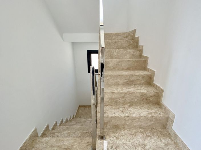 Image No.34-3 Bed Villa for sale