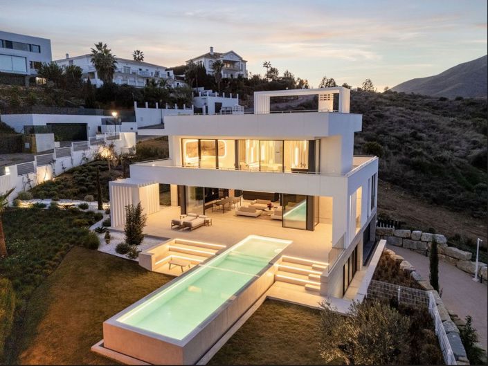 Image No.6-4 Bed Villa for sale