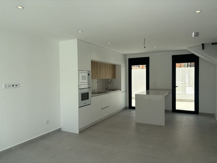 Image No.4-3 Bed Villa for sale