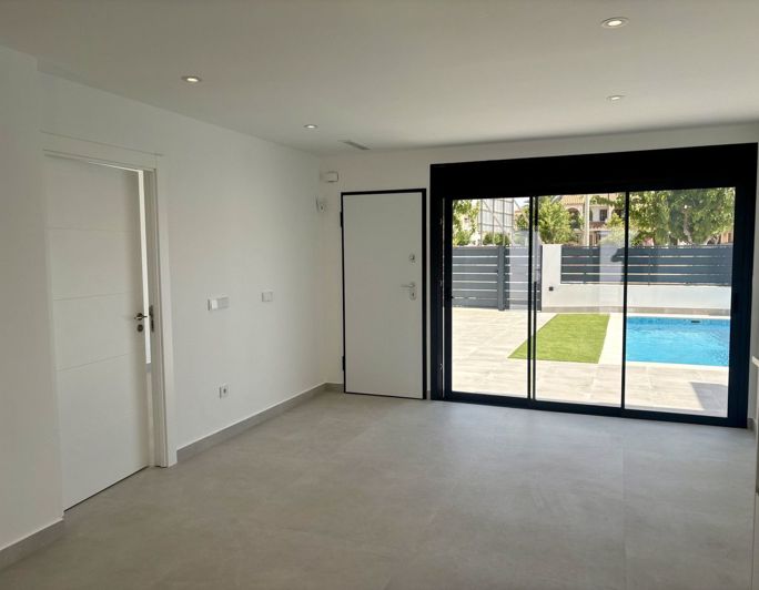 Image No.5-3 Bed Villa for sale