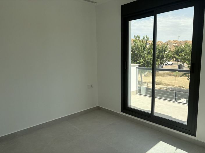 Image No.6-3 Bed Villa for sale