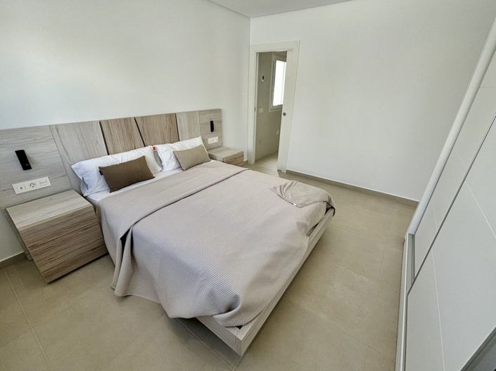 Image No.10-3 Bed Villa for sale