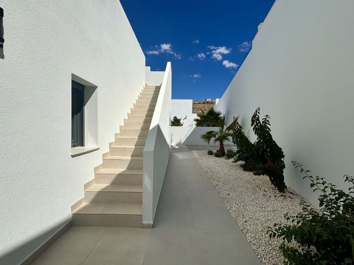 Image No.18-3 Bed Villa for sale