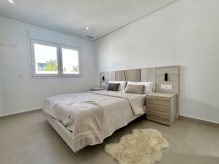 Image No.8-3 Bed Villa for sale