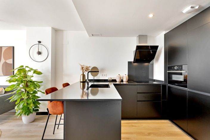 Image No.18-3 Bed Apartment for sale