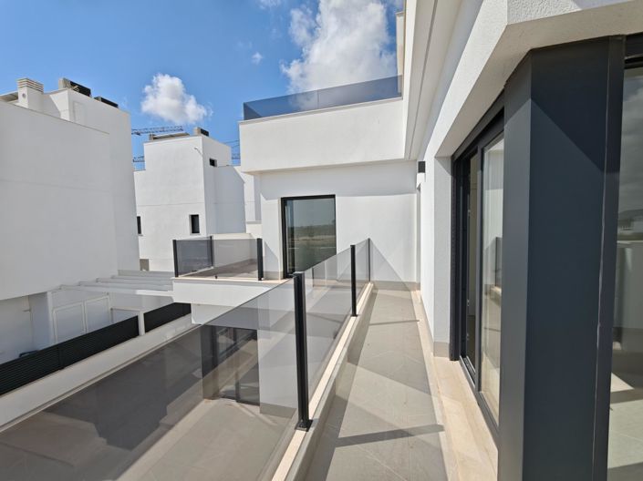 Image No.15-6 Bed Villa for sale