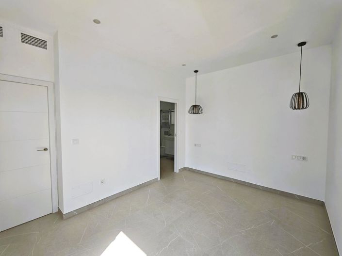 Image No.32-6 Bed Villa for sale