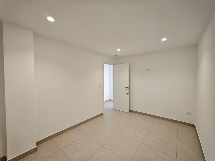 Image No.43-6 Bed Villa for sale