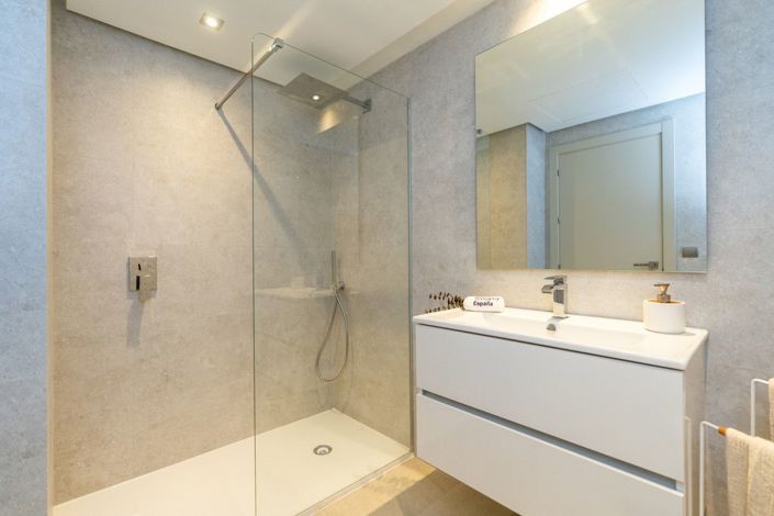 Image No.9-3 Bed Apartment for sale
