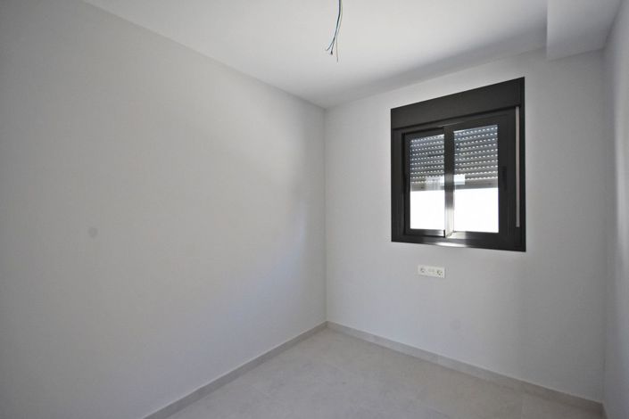 Image No.14-3 Bed Apartment for sale
