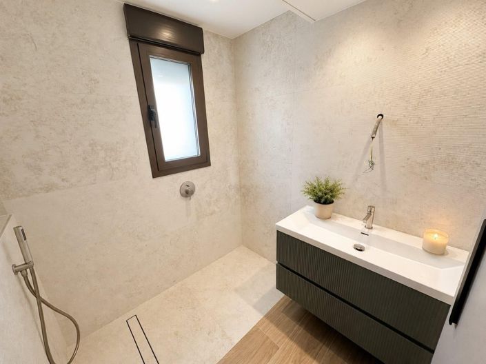Image No.19-3 Bed Villa for sale